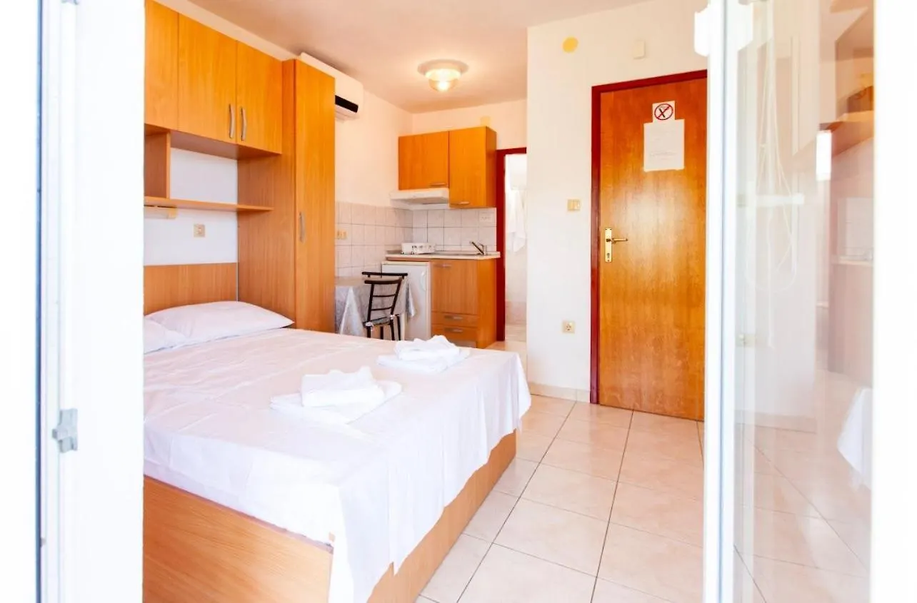 Apartmani Fanuko Čižići 0*,